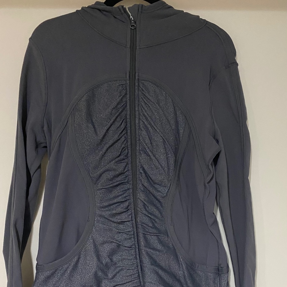 Lululemon jacket size 10